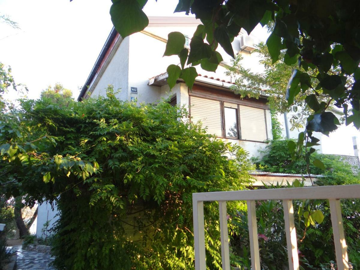 Apartments Bassi Stara Baška المظهر الخارجي الصورة